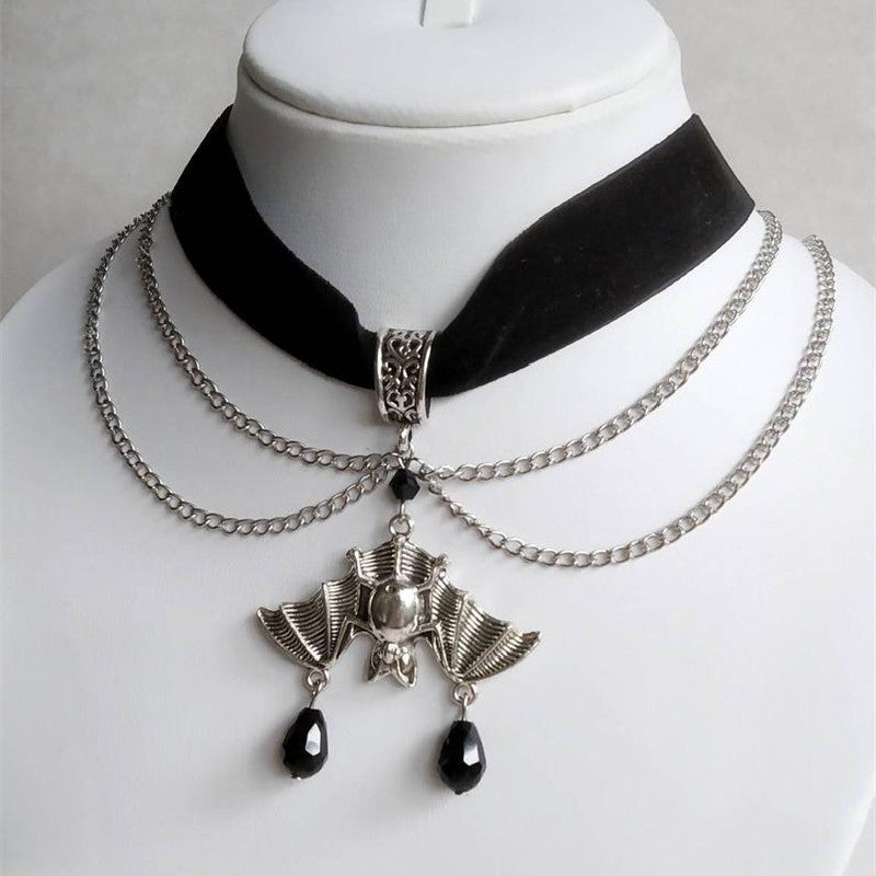 Clavicle Chain Bat Beads Gothic