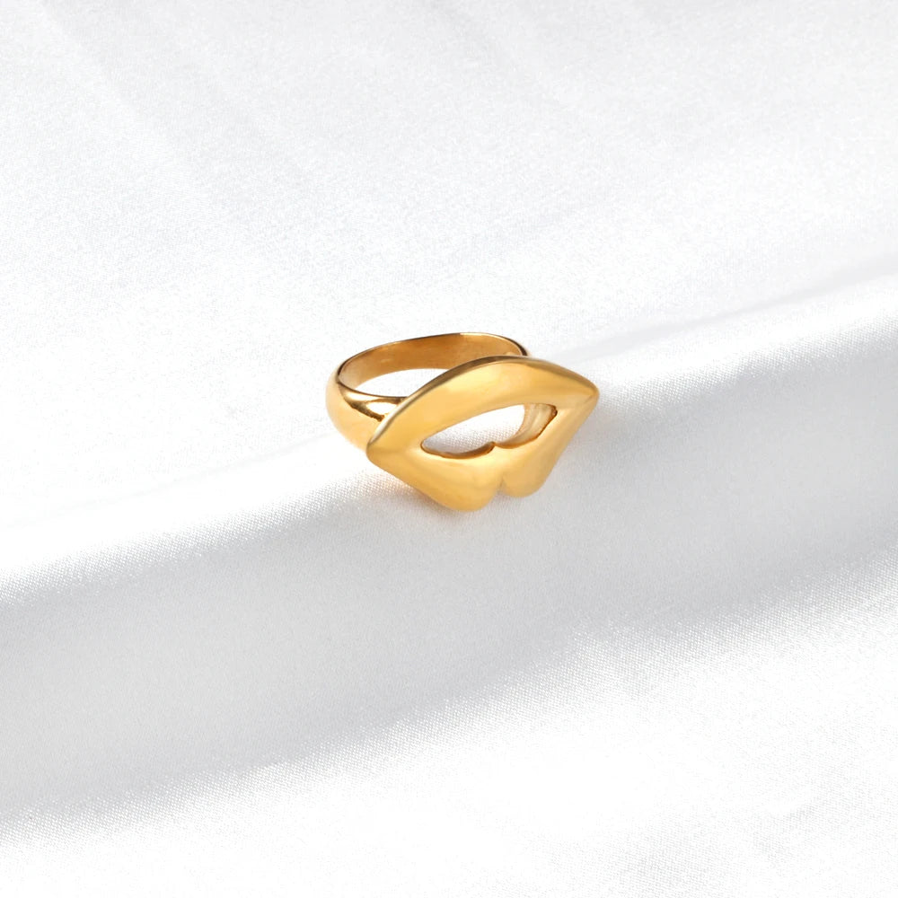 LUXUSTEEL Mouth Shape Ring