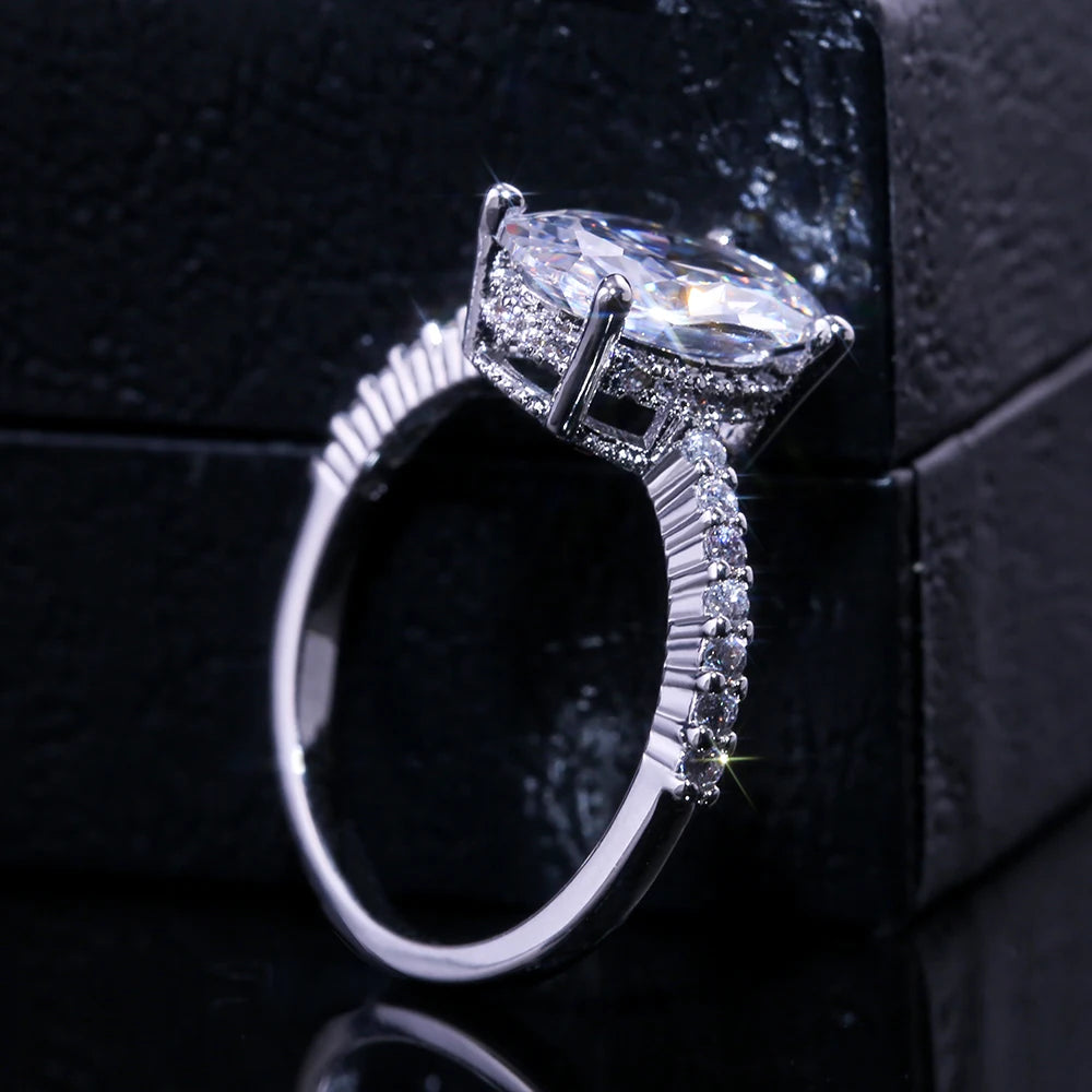 Huitan Oval Finger Ring