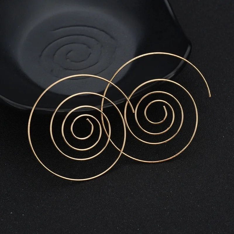 Hyperbole Spiral Stud Earring