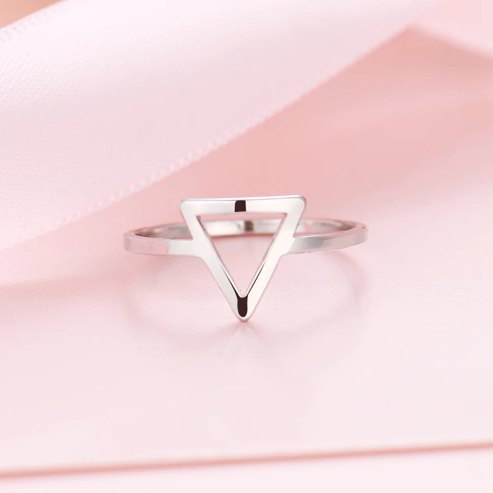 DOTIFI Triangle Finger ring