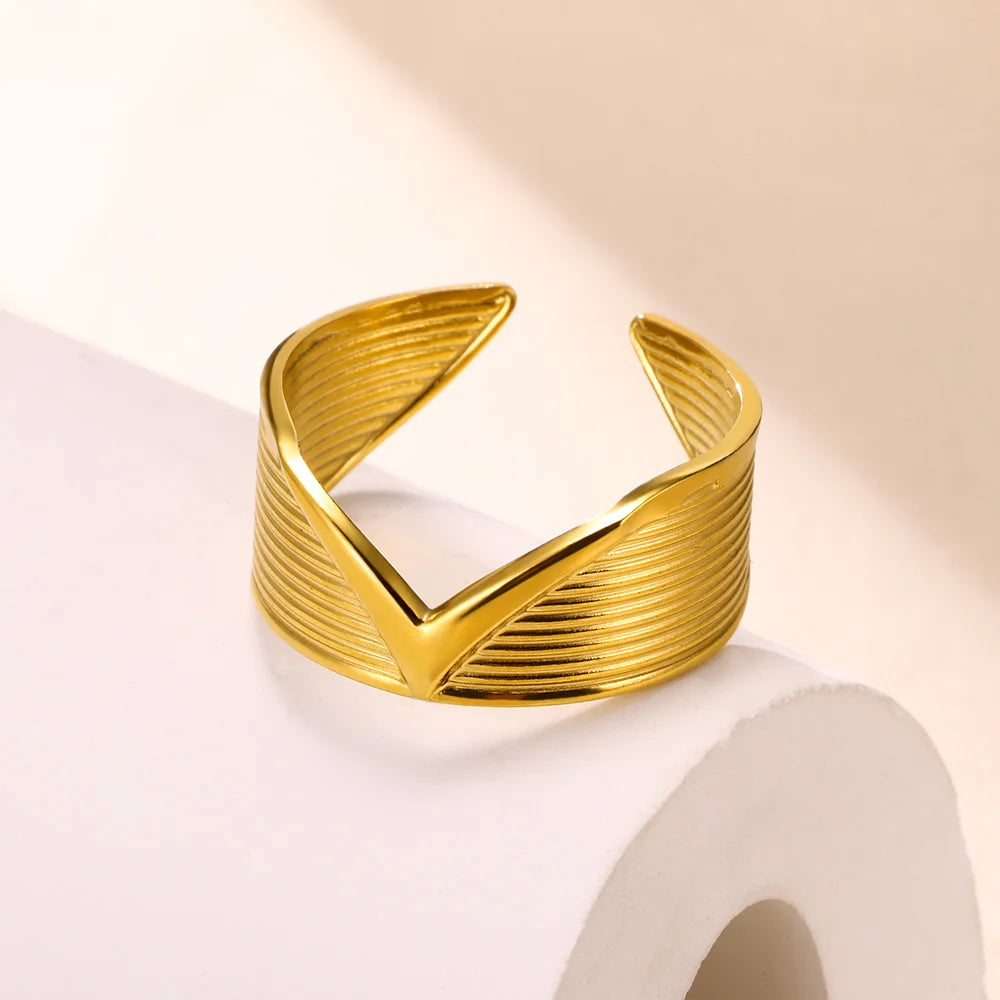 Crown Cuban Chain Ring