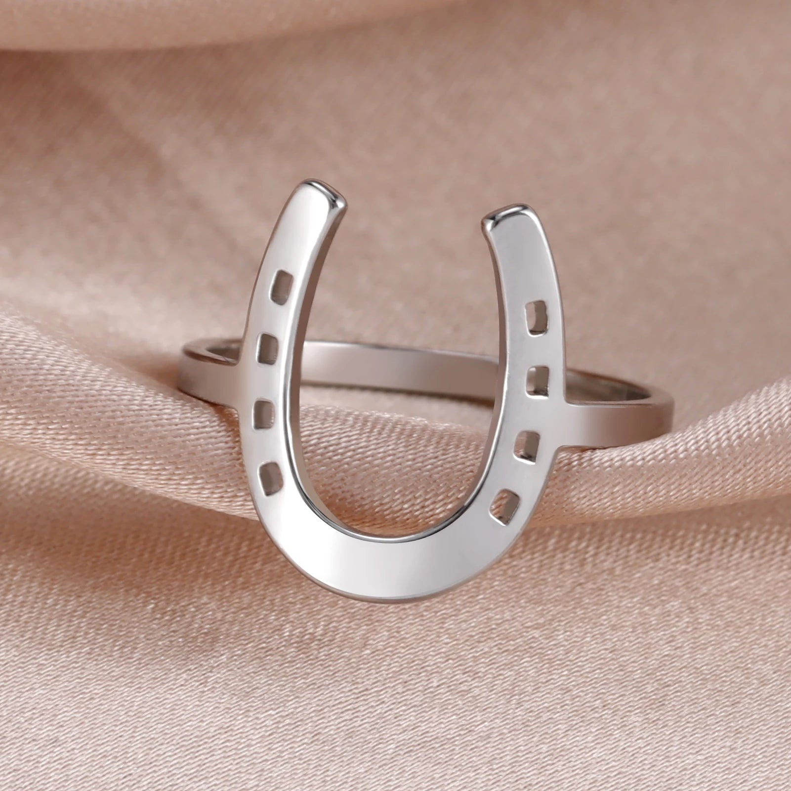 Skyrim U-Shaped Horseshoe Women Ring