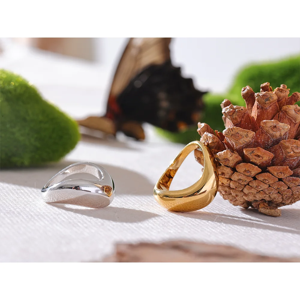 Yhpup Minimalist Smooth Ring