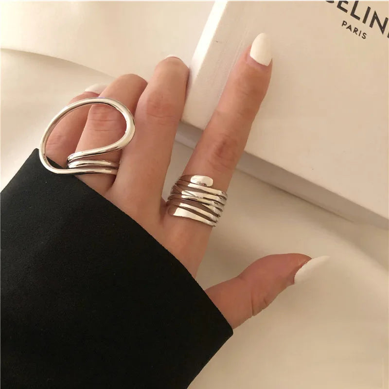 Exaggerated Distorted Lines Ring
