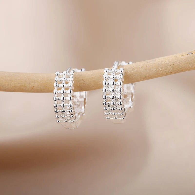 48165638996270|48165639225646