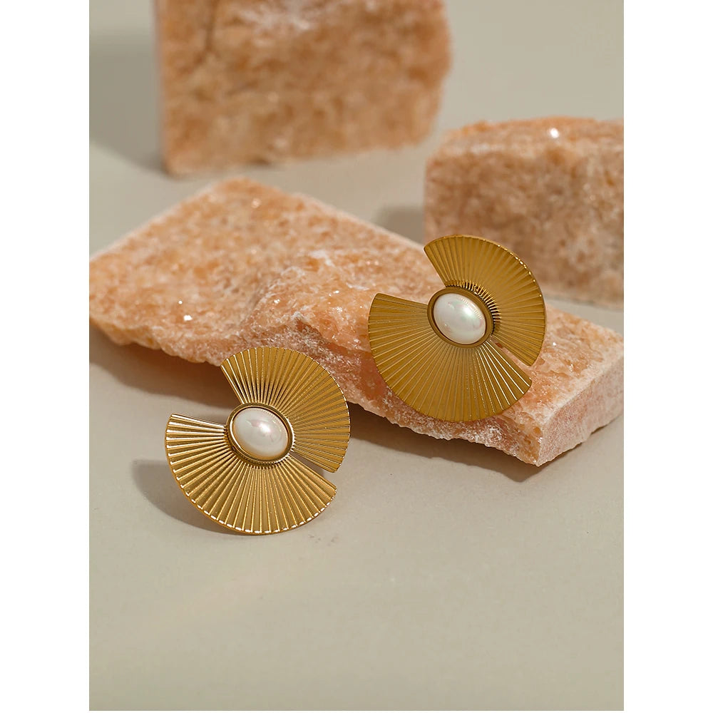 Pearl Flowers Hyperbolic Earring