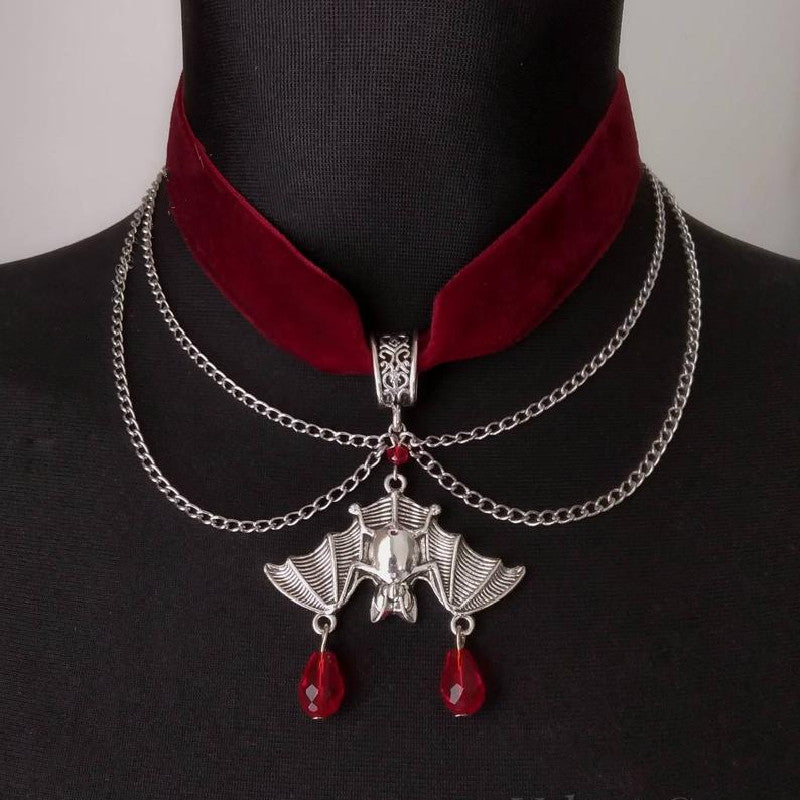 Clavicle Chain Bat Beads Gothic